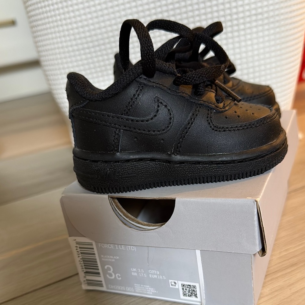 Nike Kids Black Sneakers